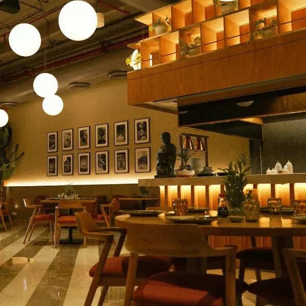 Dining Room & Banquettes